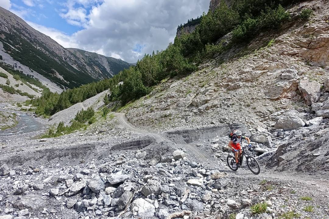 Val Mora - der Trail ist bei Regen erosionsgefährdet