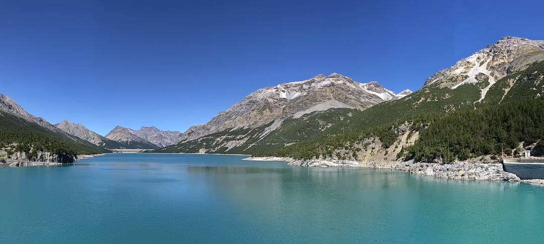 Am Lago di Cancano ist man dann in Italien
