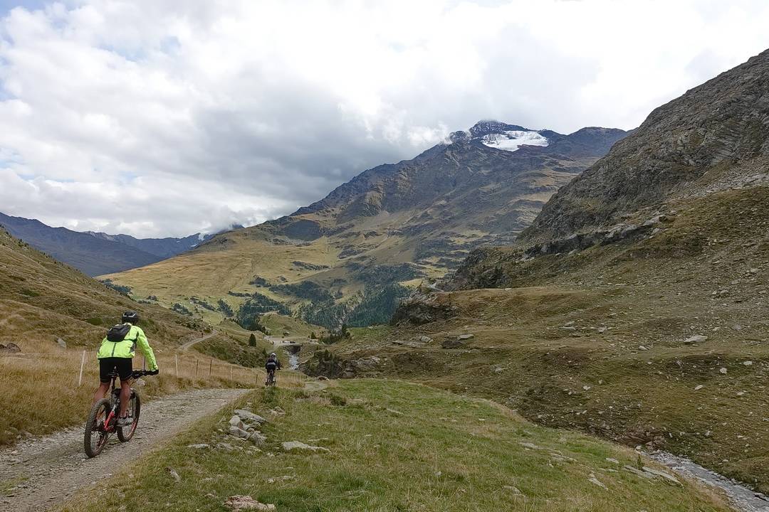 Abfahrt vom Passo dell'Alpe zur Gaviapass-Straße