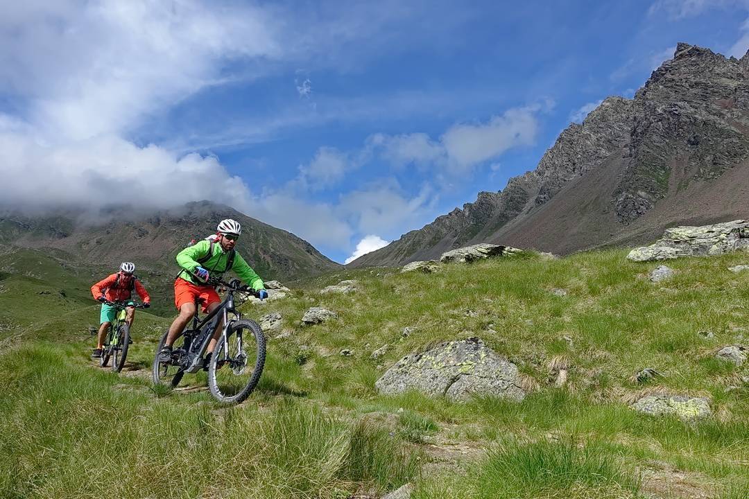 Alta Via Camuna: im Hintergrund Montozzo-Scharte