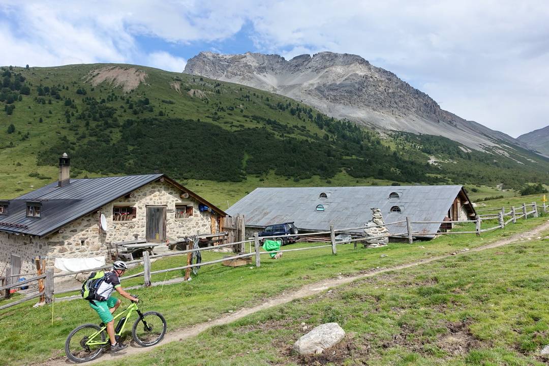 Alp Astras: der Trail beginnt