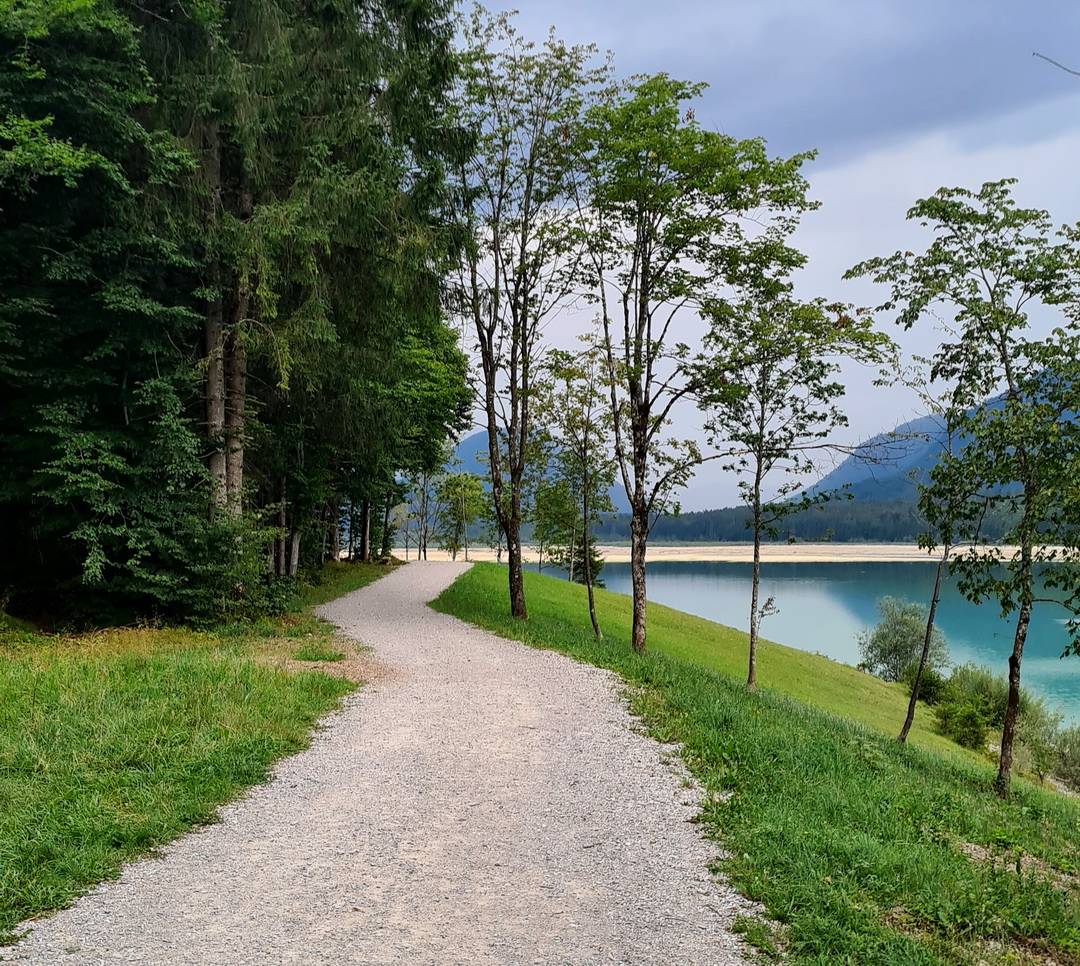 Schotterpiste am Sylvensteinspeicher