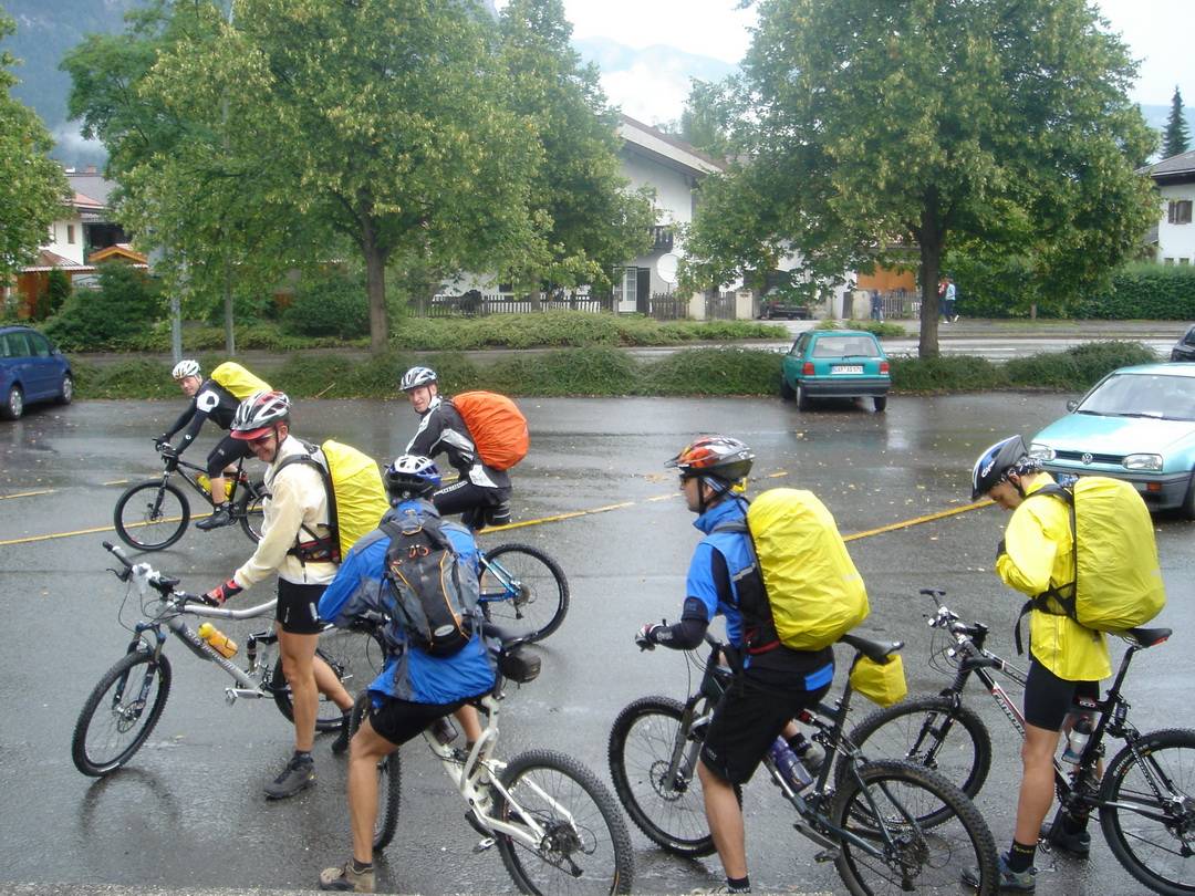 Start bei Regen in Garmisch