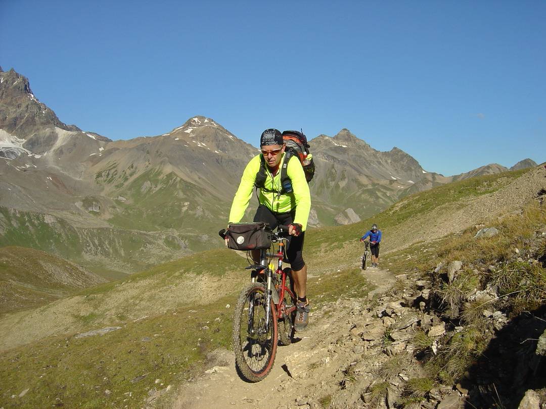 Gleich geschafft der Pass ist zum Greifen nah 