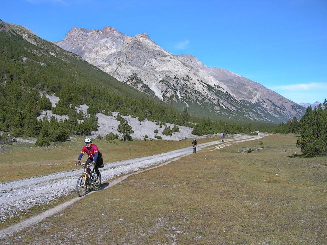  Nach der grünen Grenze nun schon in Italien wer die Augen nicht aufsperrt bekommt die Grenze gar nicht mit 