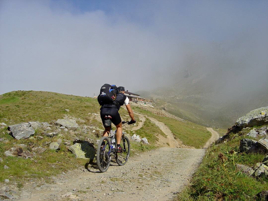 Letzte Nebelfetzen kurz vor dem Rifugio Bozzi 