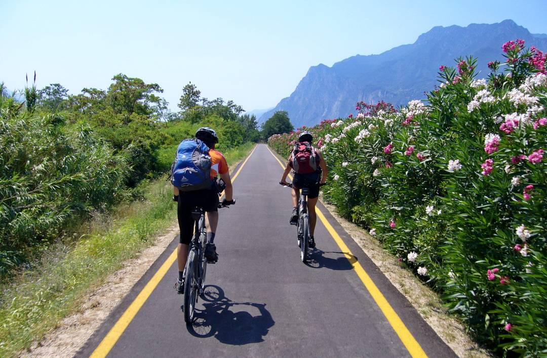 Radweg an der Sarca kurz vor Torbole man riecht schon den Lago 