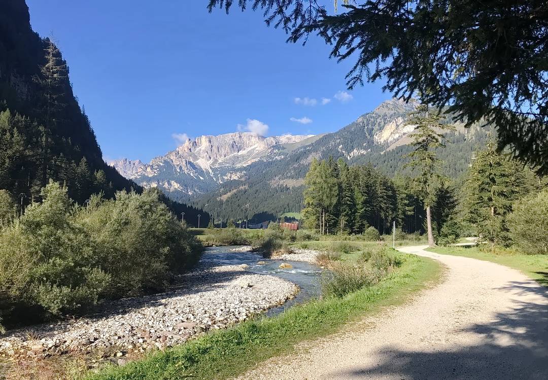 Zwischen Canazei und Campitello im Val di Fiemme