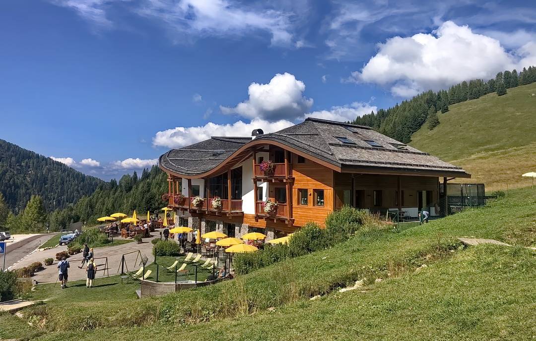Trail vom Grödner Joch auf der Sellaronda für Mountainbiker