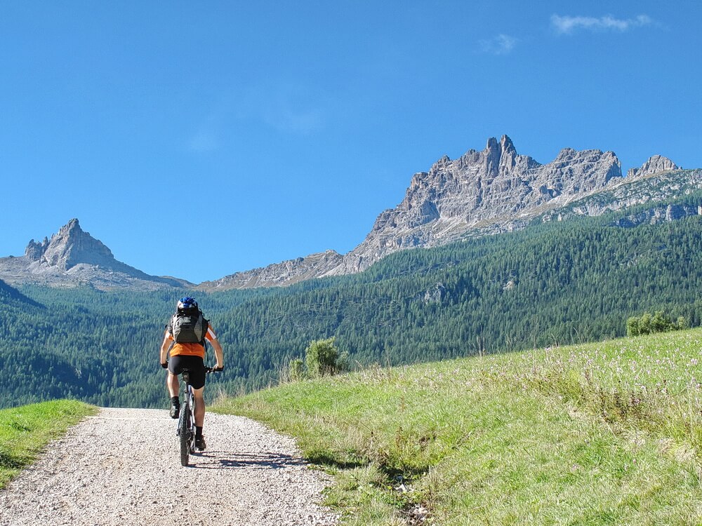 Klarer Tag - die Forcella Ambrizzola vor Augen