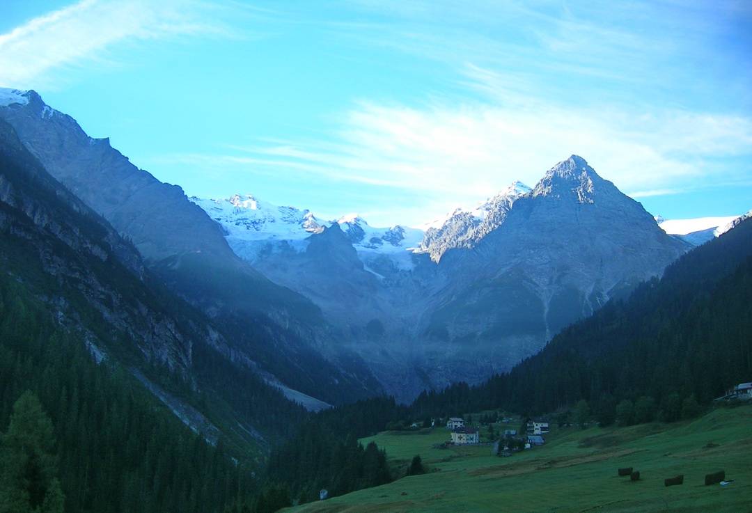 Trafoi Blick zu den Bergriesen am Stilfser Joch 