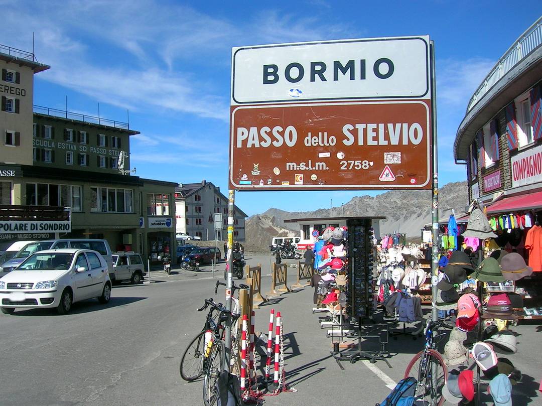 Stilfser Joch - das Standbild verkneife ich mir ich war auch so oben 