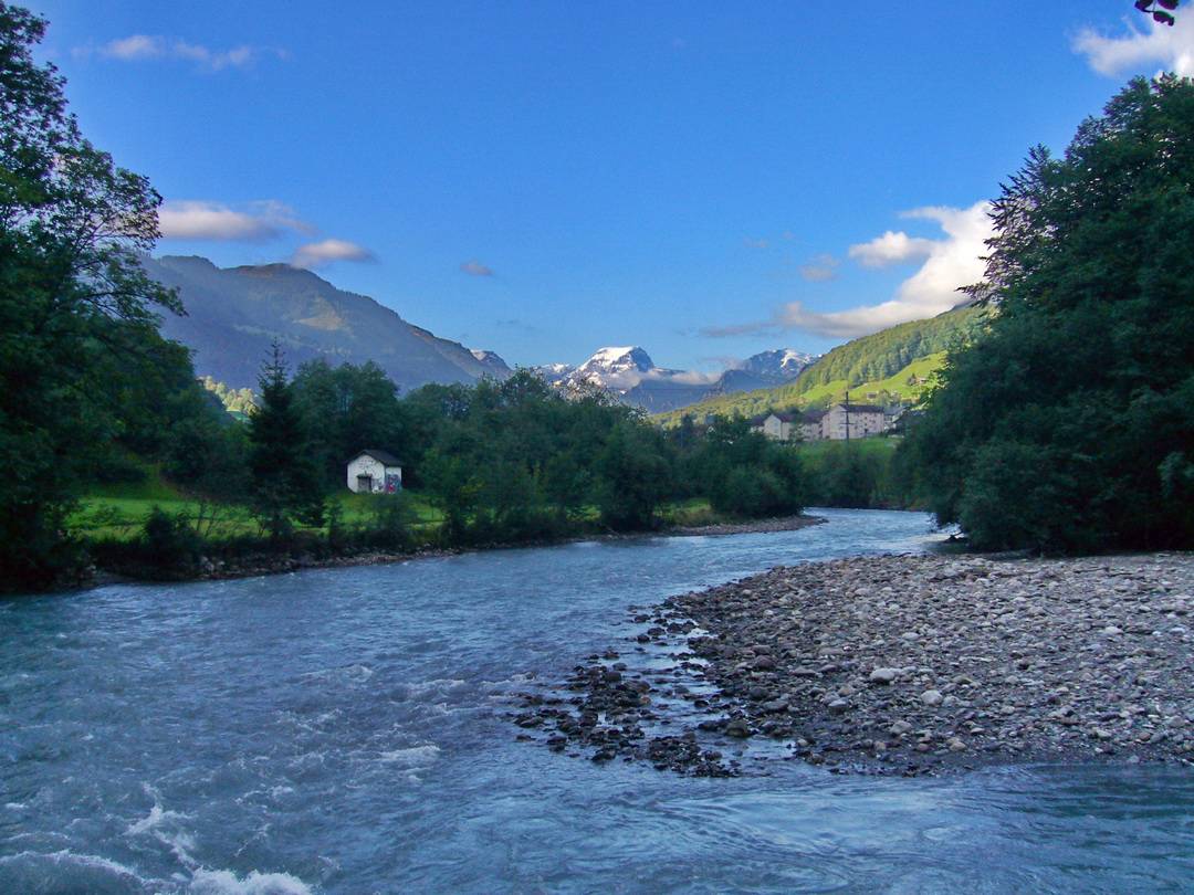  Linth Der Tödi ist der hochste Gipfel der Glarner Alpen 